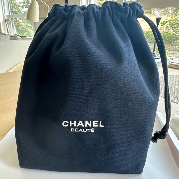 CHANEL Beauté navy/black reversible Drawstring cosmetic bag - Picture 5 of 9